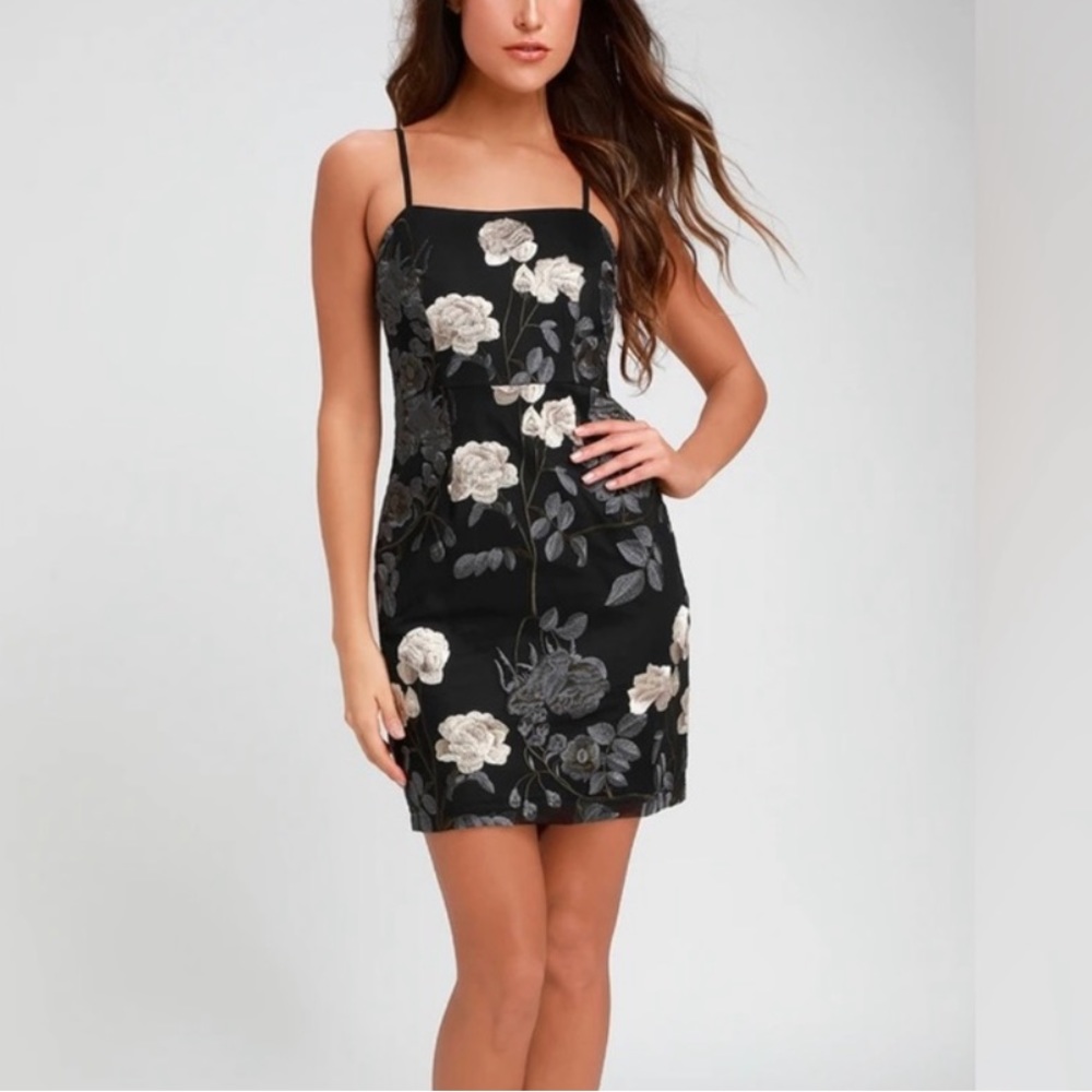 Lulu’s Elston Spaghetti Strap Embroidered Floral Mini Dress EUC